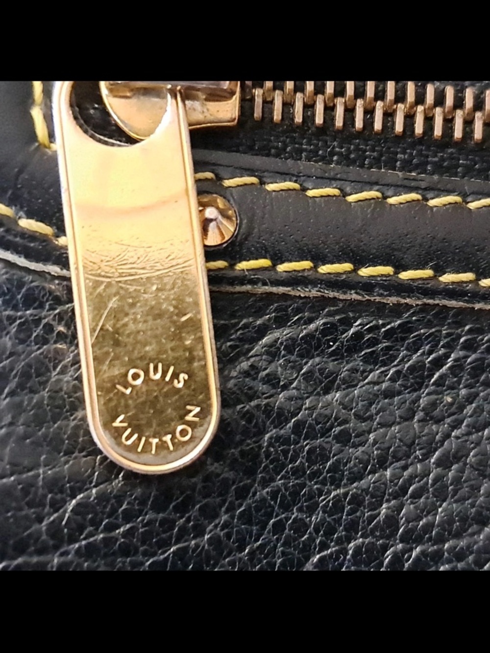 Authentic Louis Vuitton Suhali leather zippy wallet  -Black,gold-Tone studs - Picture 2 of 11